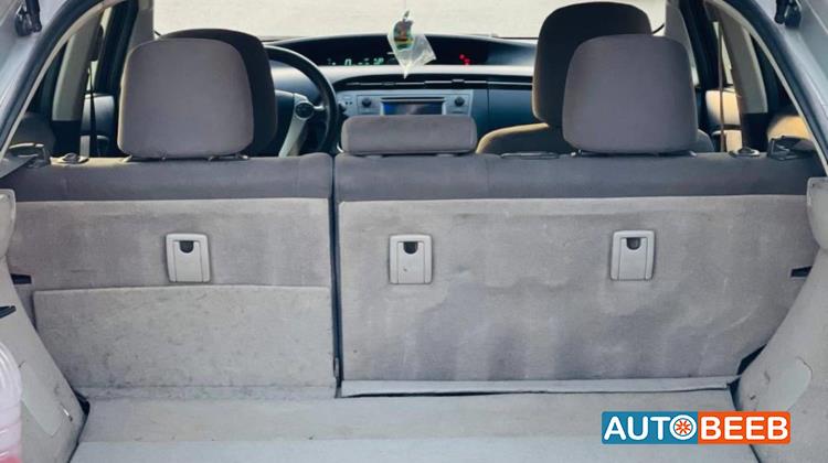 تويوتا بريوس 2015