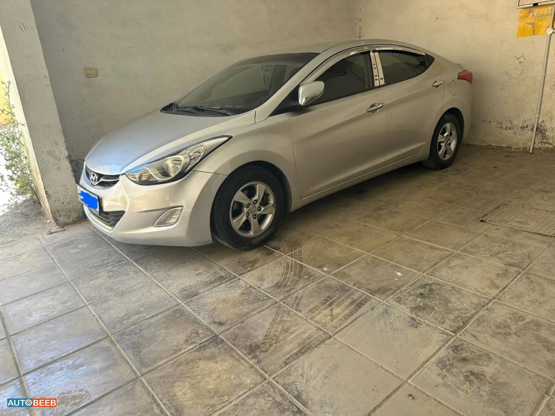 هيونداي افانتي 2012