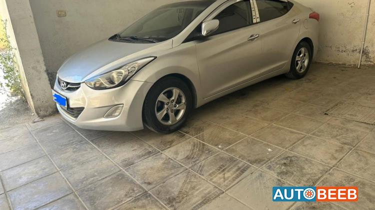 هيونداي افانتي 2012