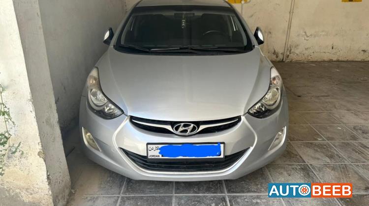 هيونداي افانتي 2012