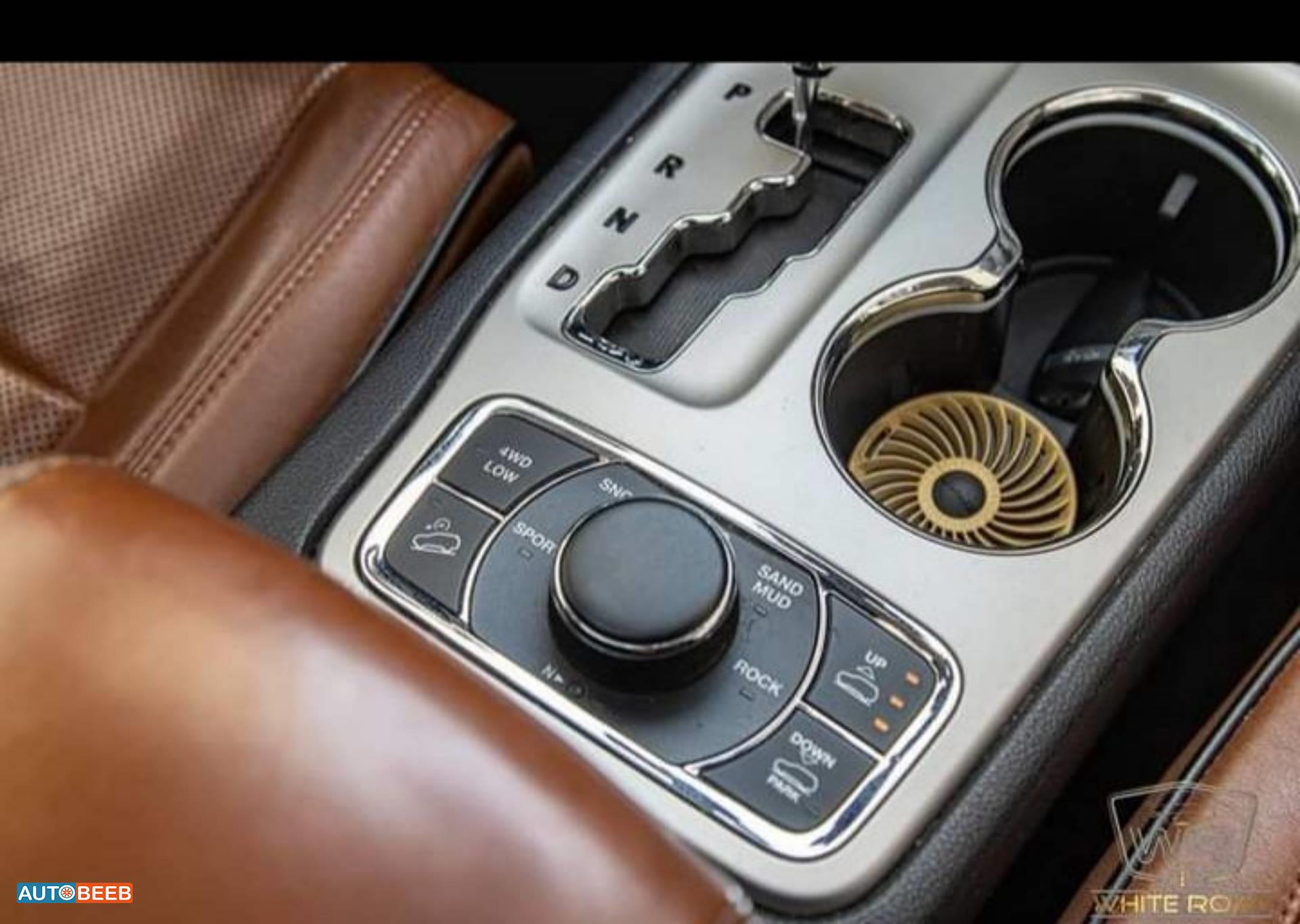 جيب جراند شيروكي 2012