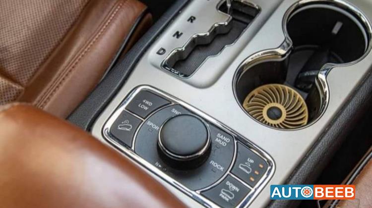 جيب جراند شيروكي 2012