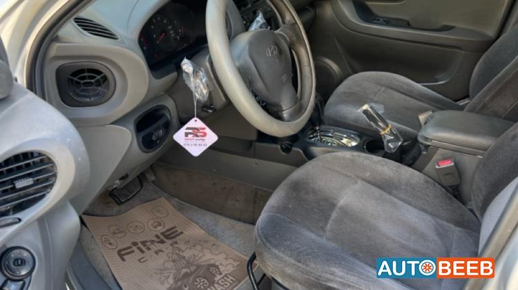 هيونداي جراند سانتافي 2004