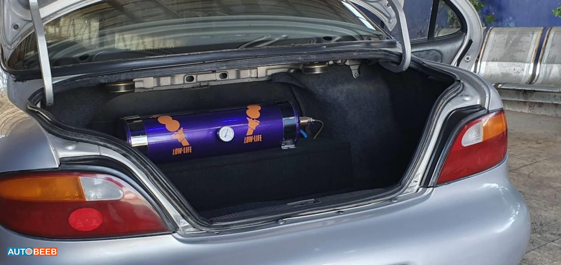 هيونداي افانتي 1995