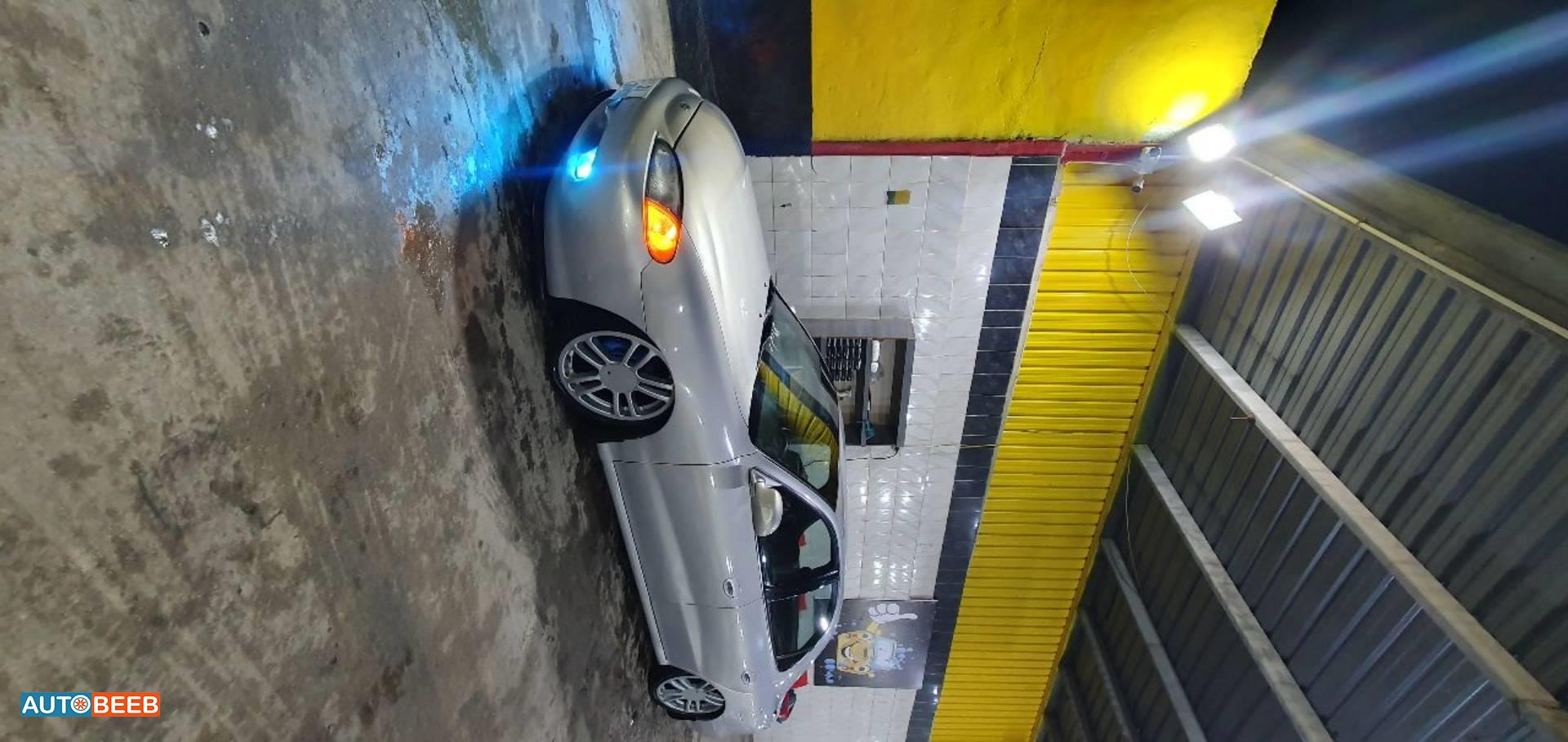 هيونداي افانتي 1995