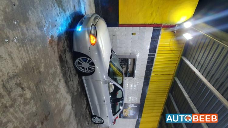 هيونداي افانتي 1995