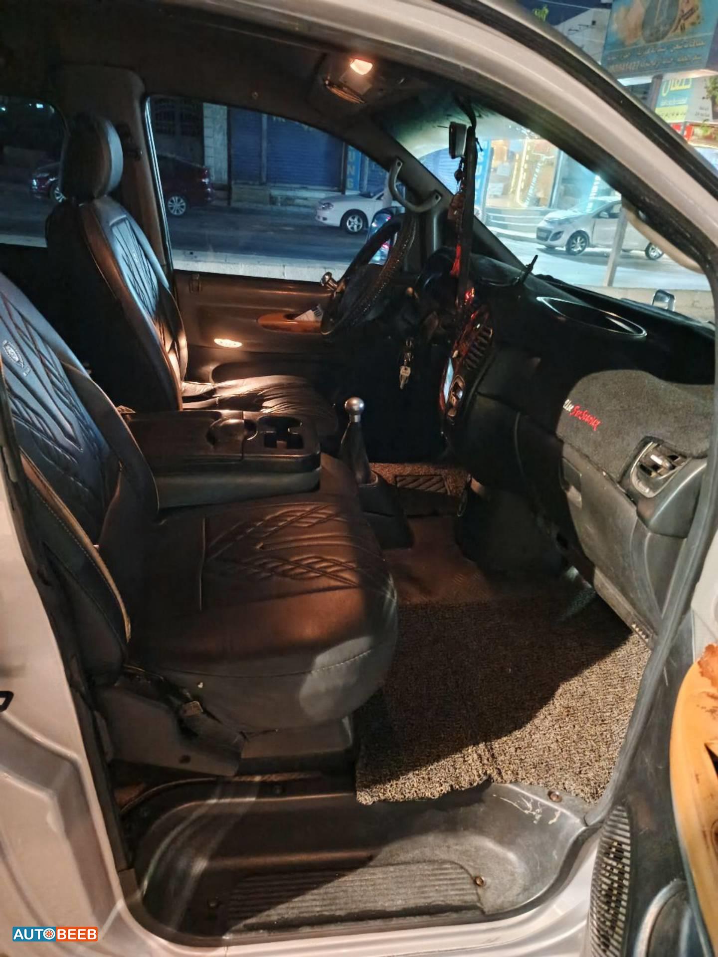 ميني فان هيونداي 2004