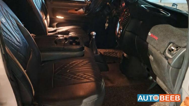 ميني فان هيونداي 2004