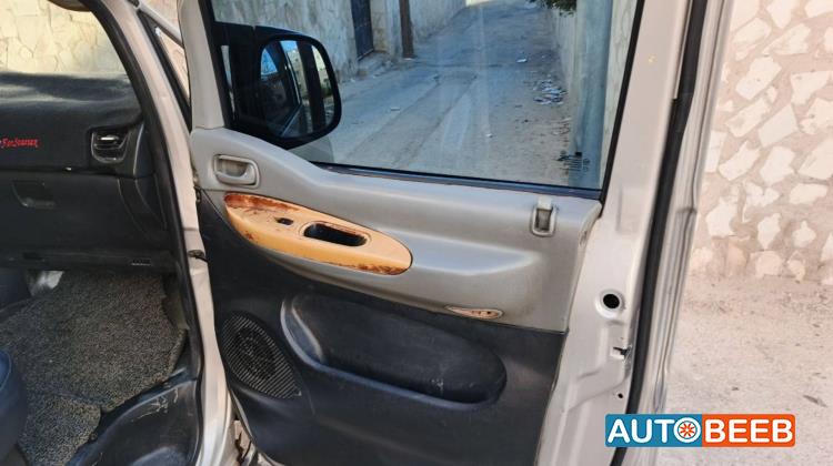 ميني فان هيونداي 2004