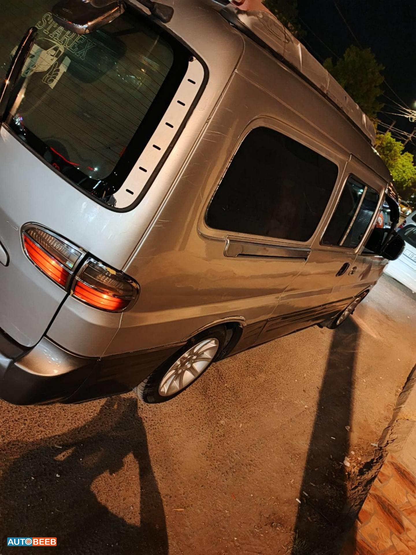 ميني فان هيونداي 2004