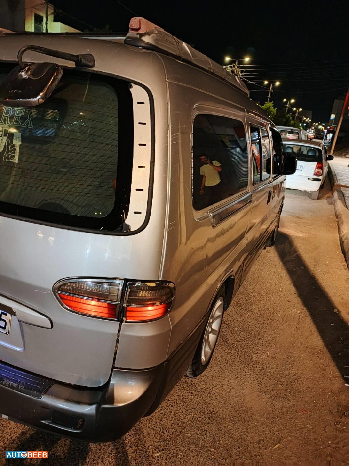 ميني فان هيونداي 2004