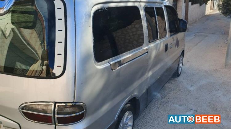 ميني فان هيونداي 2004