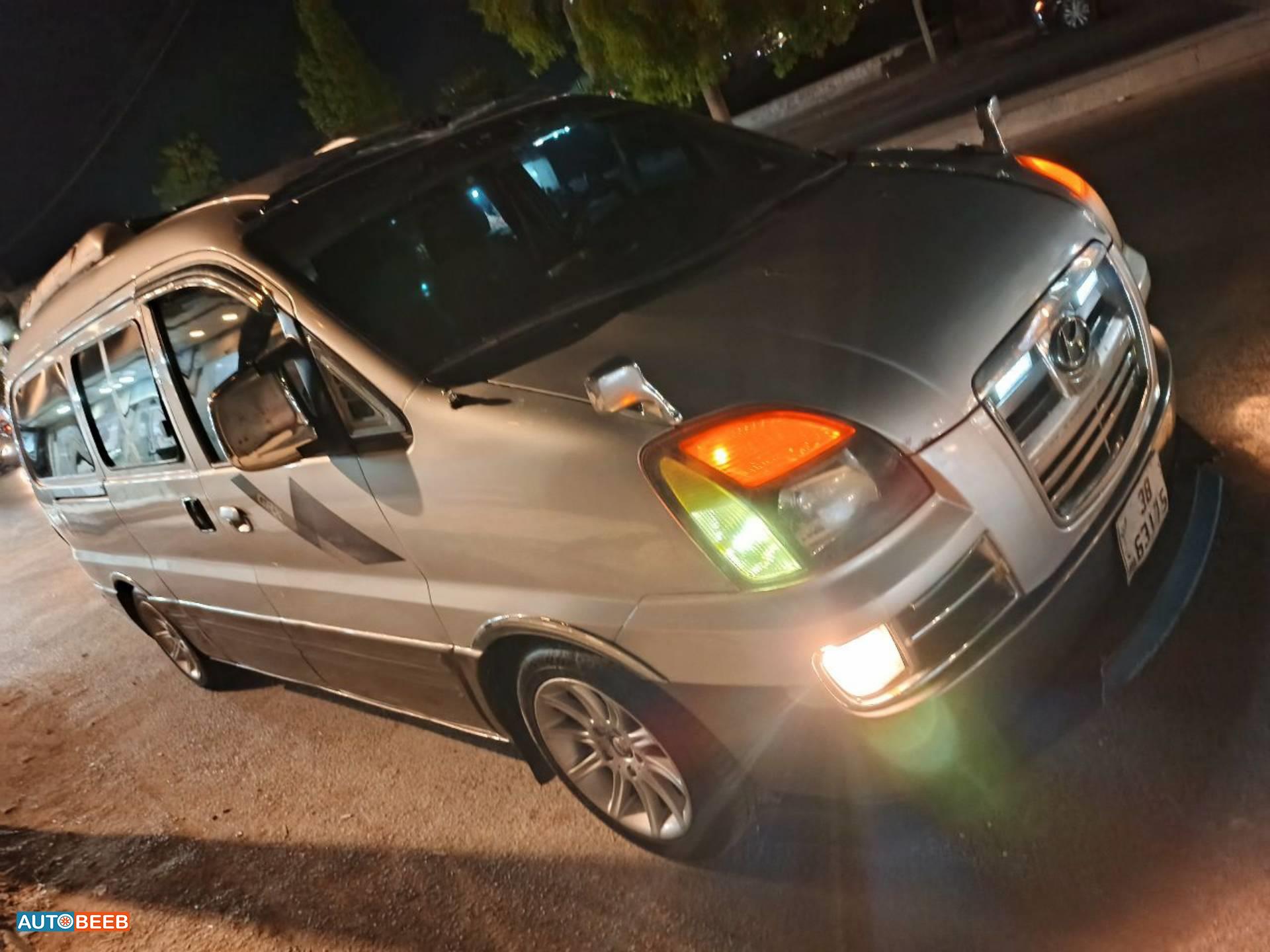 ميني فان هيونداي 2004