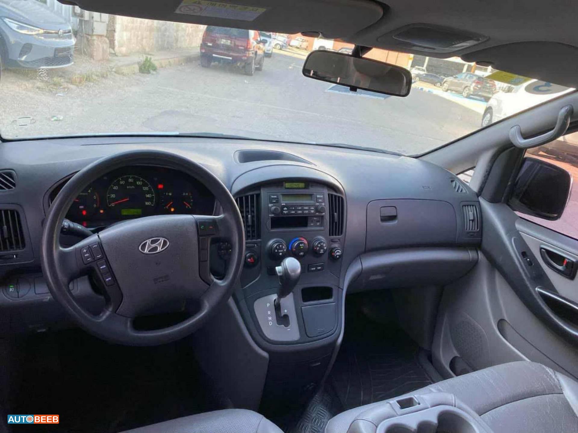 ميني باص هيونداي 2014