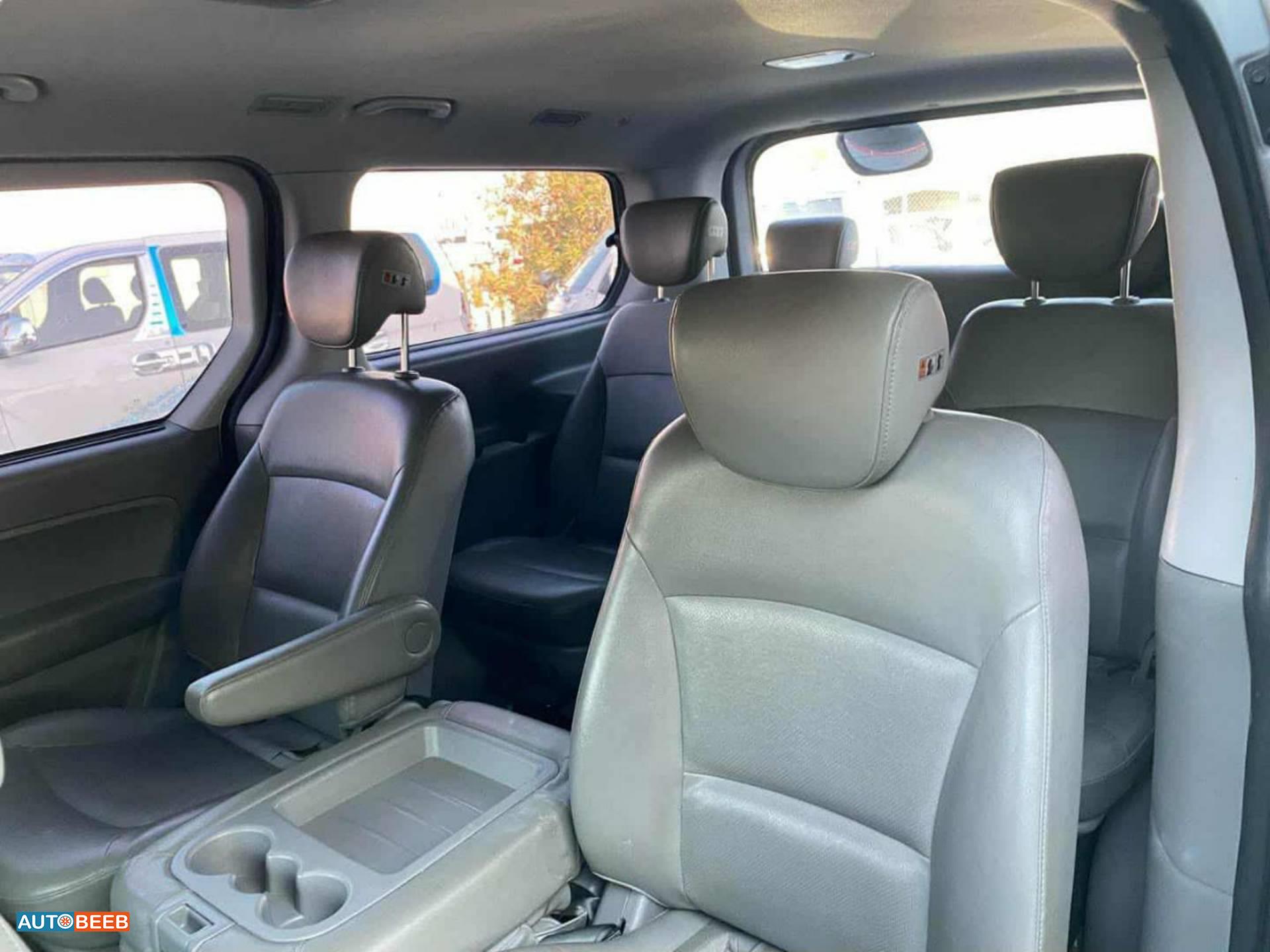 ميني باص هيونداي 2014