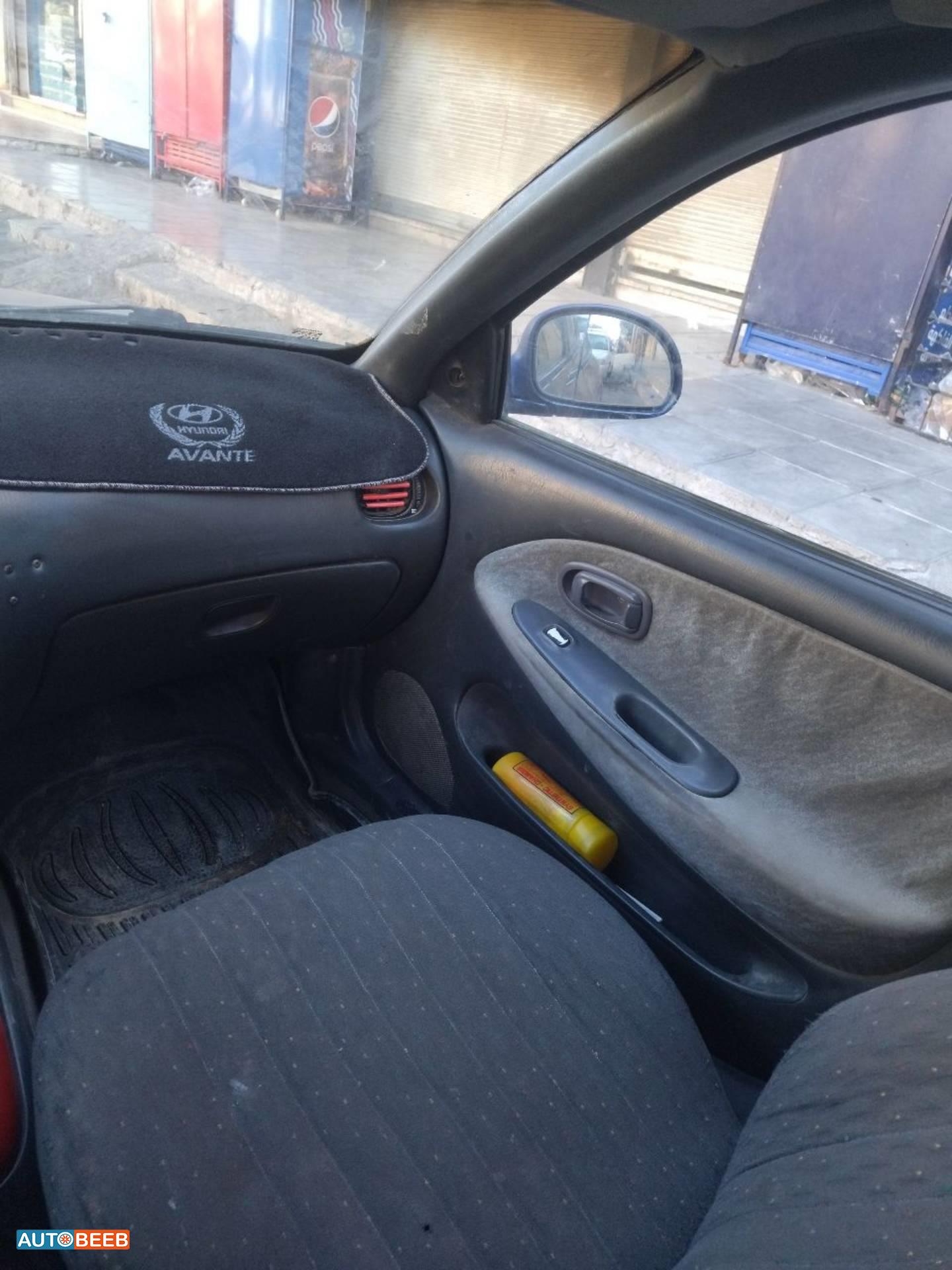 هيونداي افانتي 1996