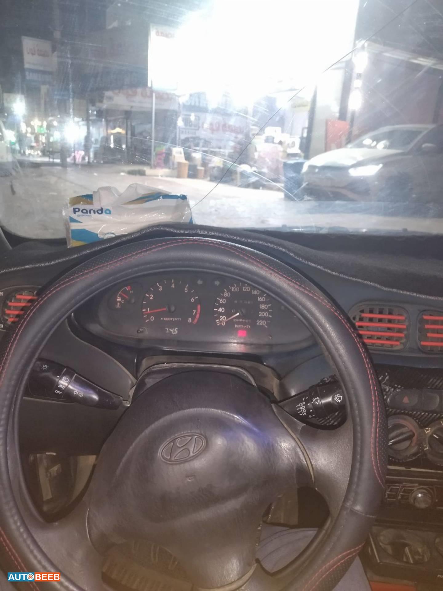 هيونداي افانتي 1996