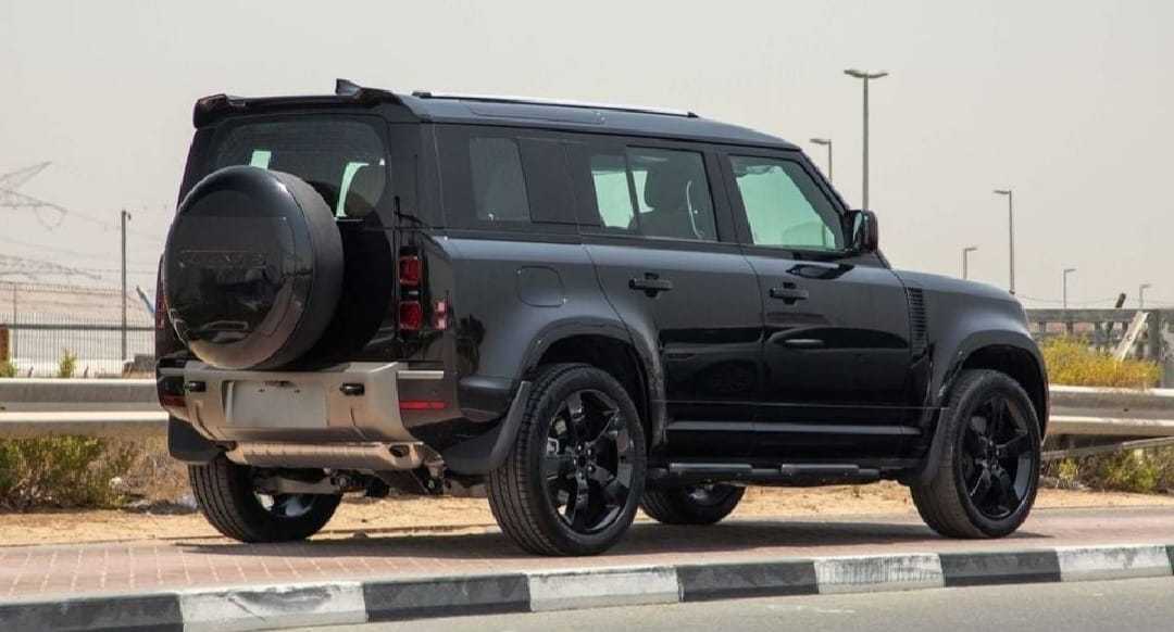 Land Rover Defender 2025
