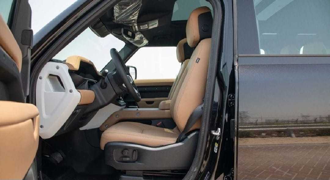 Land Rover Defender 2025