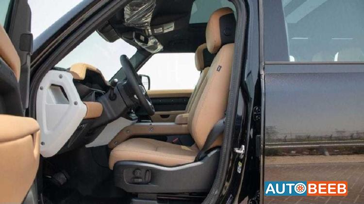 Land Rover Defender 2025