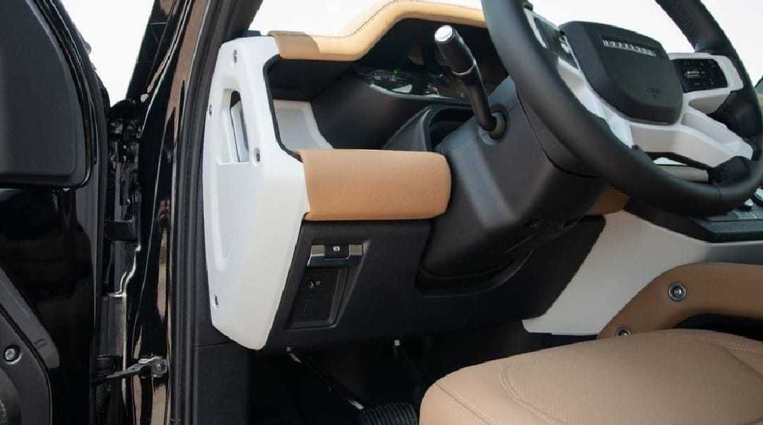 Land Rover Defender 2025