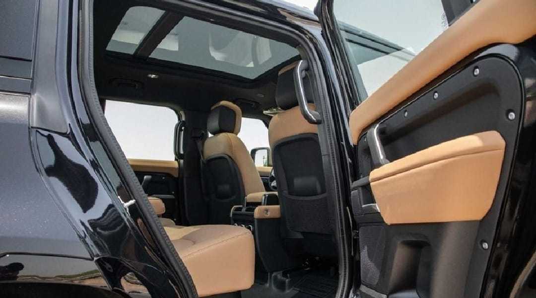 Land Rover Defender 2025
