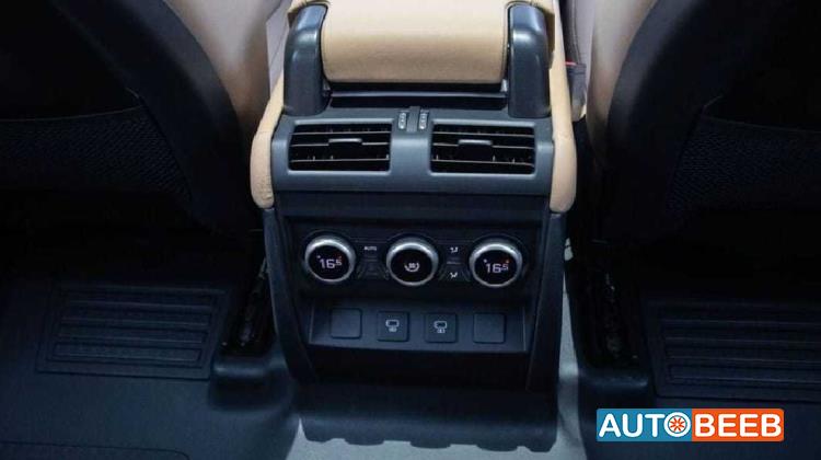 Land Rover Defender 2025