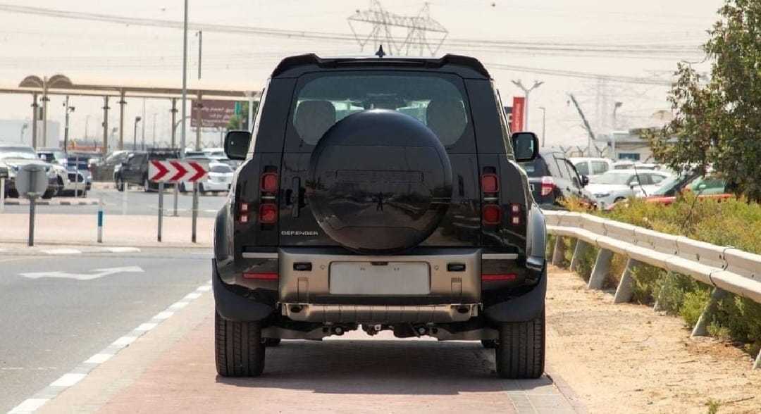 Land Rover Defender 2025