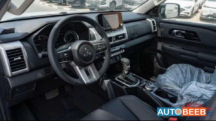 ميتسوبيشي L200 2025