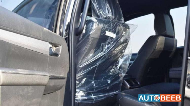 تويوتا هيلوكس 2025