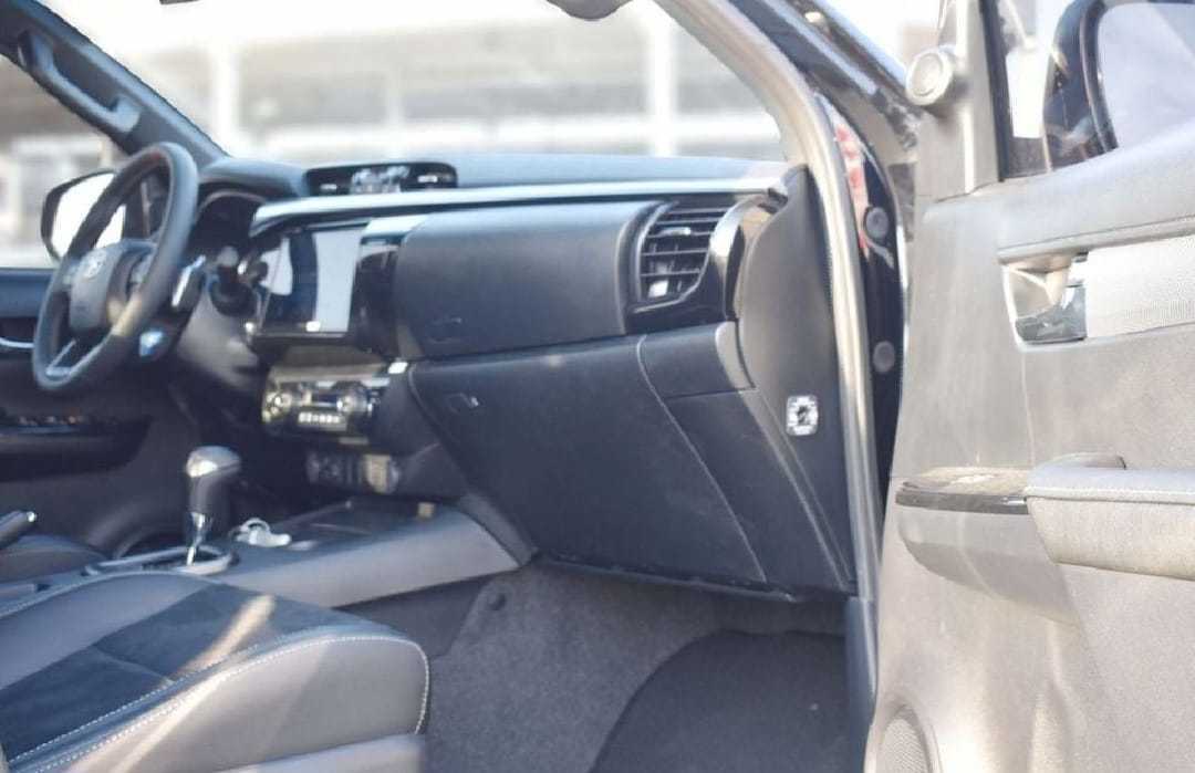 تويوتا هيلوكس 2025