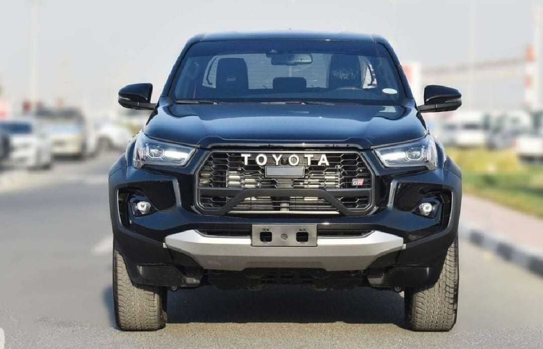 تويوتا هيلوكس 2025