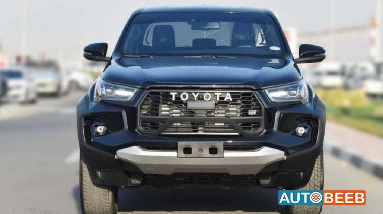 تويوتا هيلوكس 2025