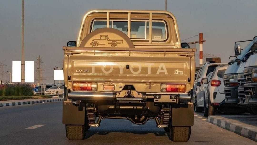تويوتا لاندكروزر 2025