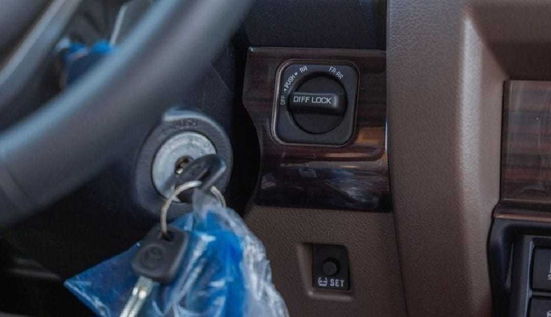 تويوتا لاندكروزر 2025