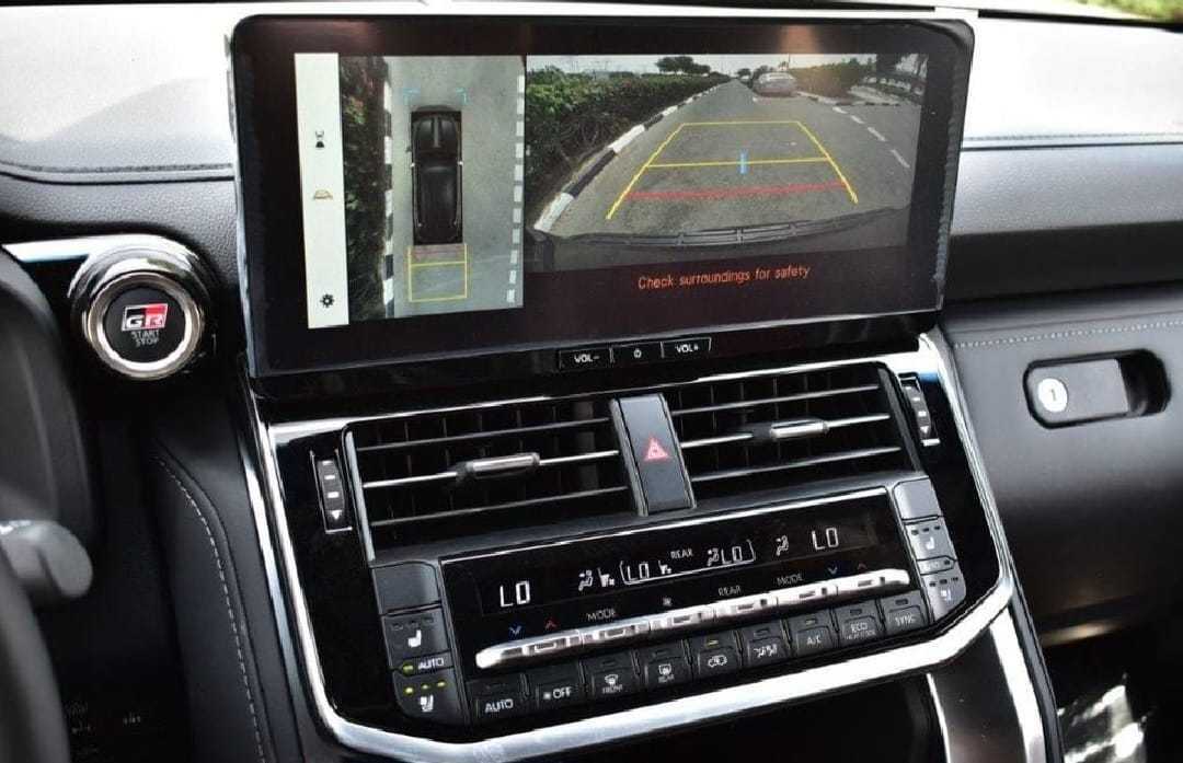 تويوتا لاندكروزر 2025