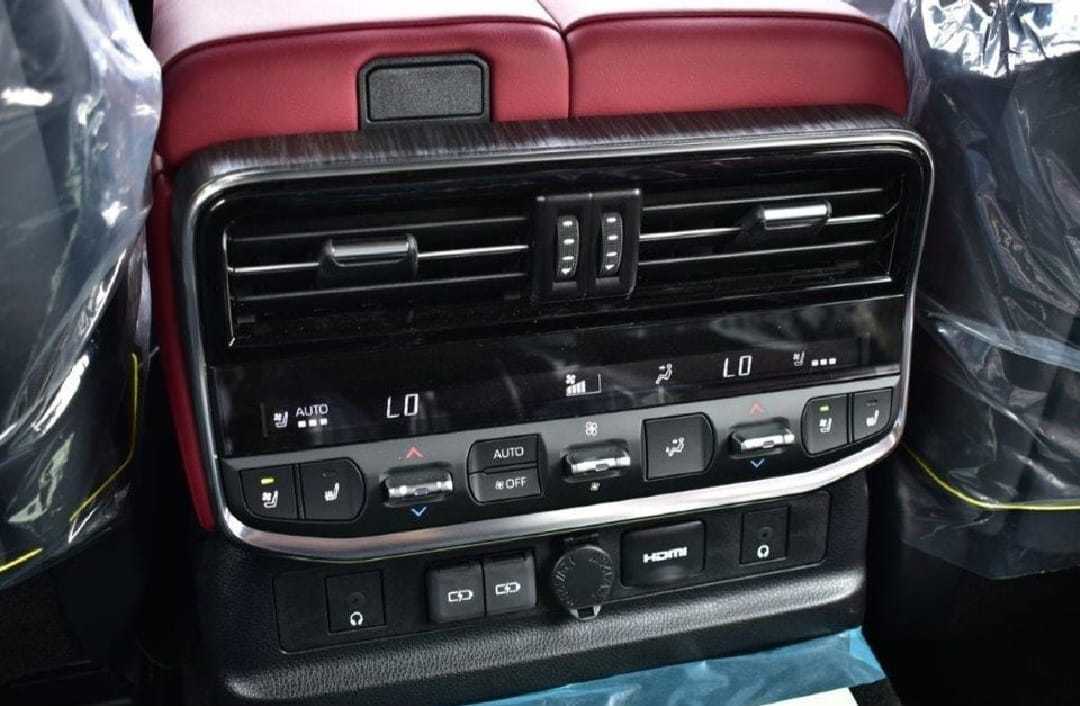 تويوتا لاندكروزر 2025