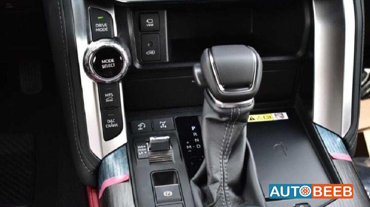 تويوتا لاندكروزر 2025