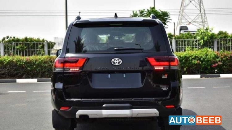 تويوتا لاندكروزر 2025