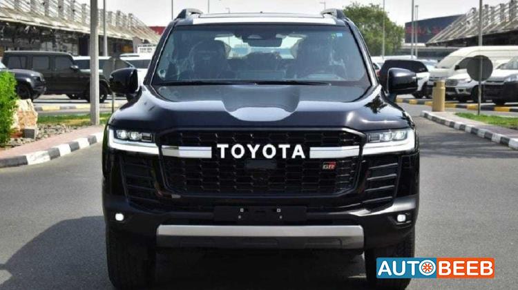 تويوتا لاندكروزر 2025