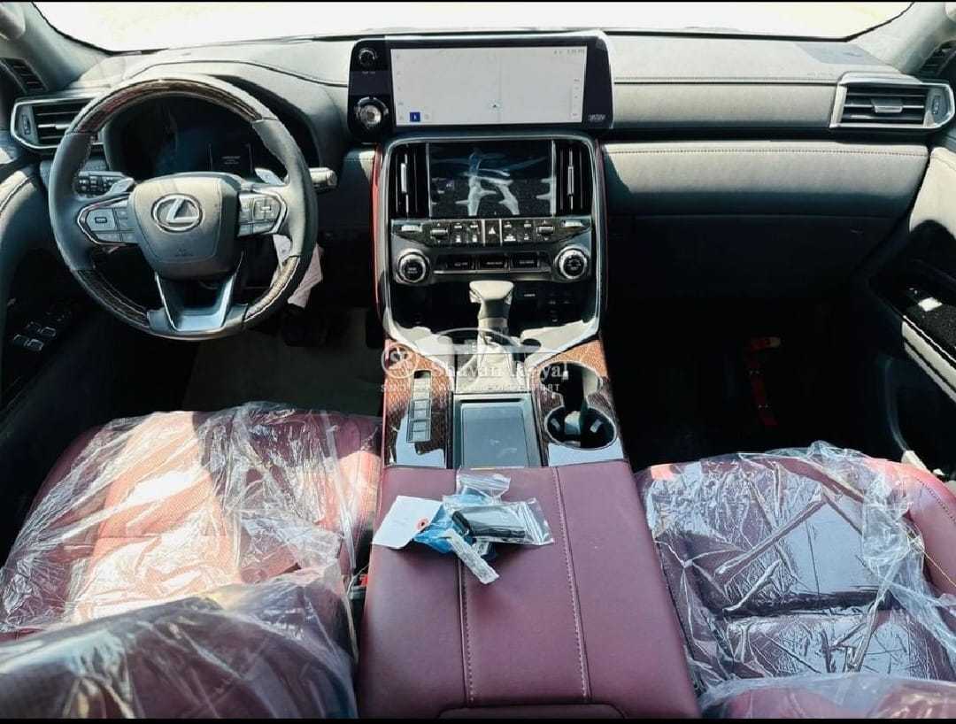 لكزس LX600 2025