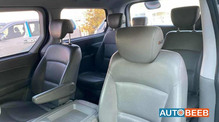 ميني باص هيونداي 2014