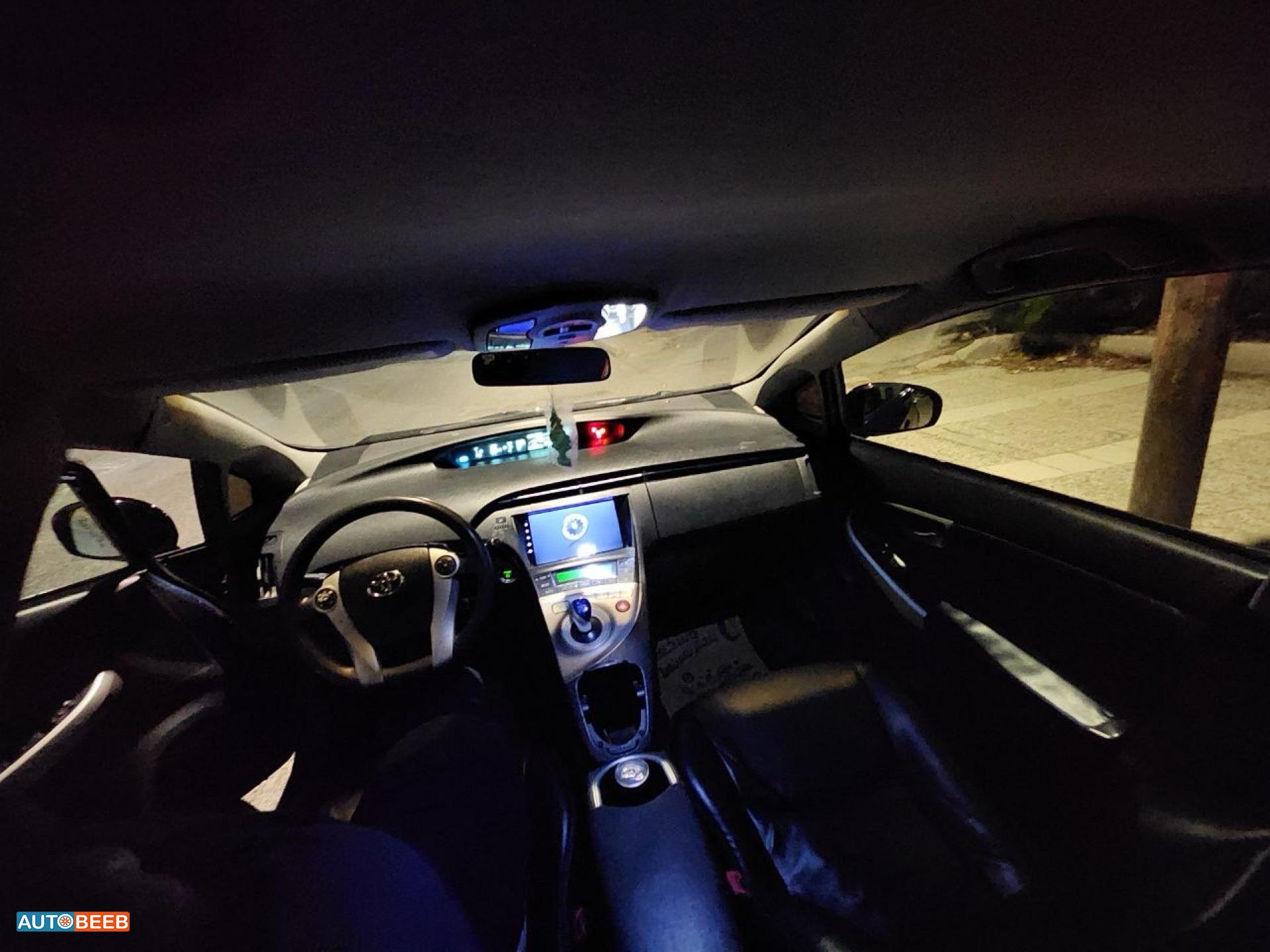 تويوتا بريوس 2010