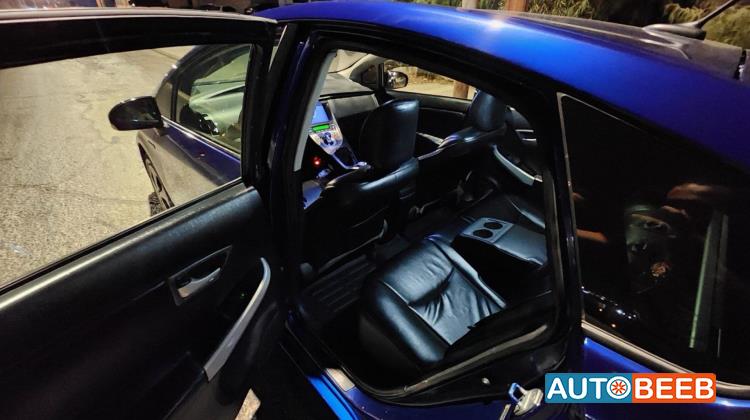 تويوتا بريوس 2010