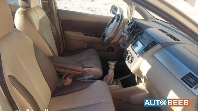 Nissan Tiida 2007