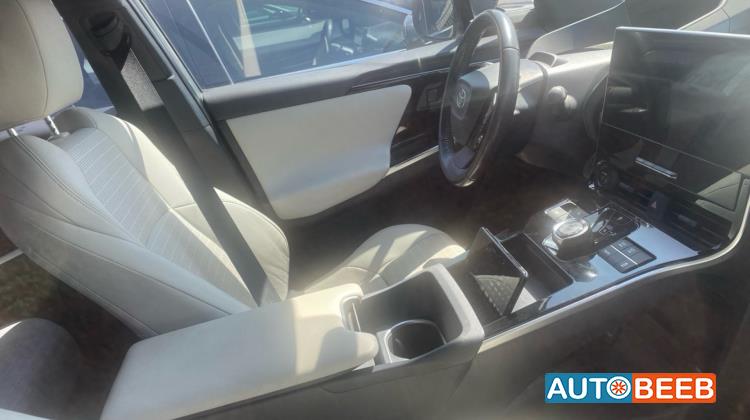 تويوتا bZ4X 2022