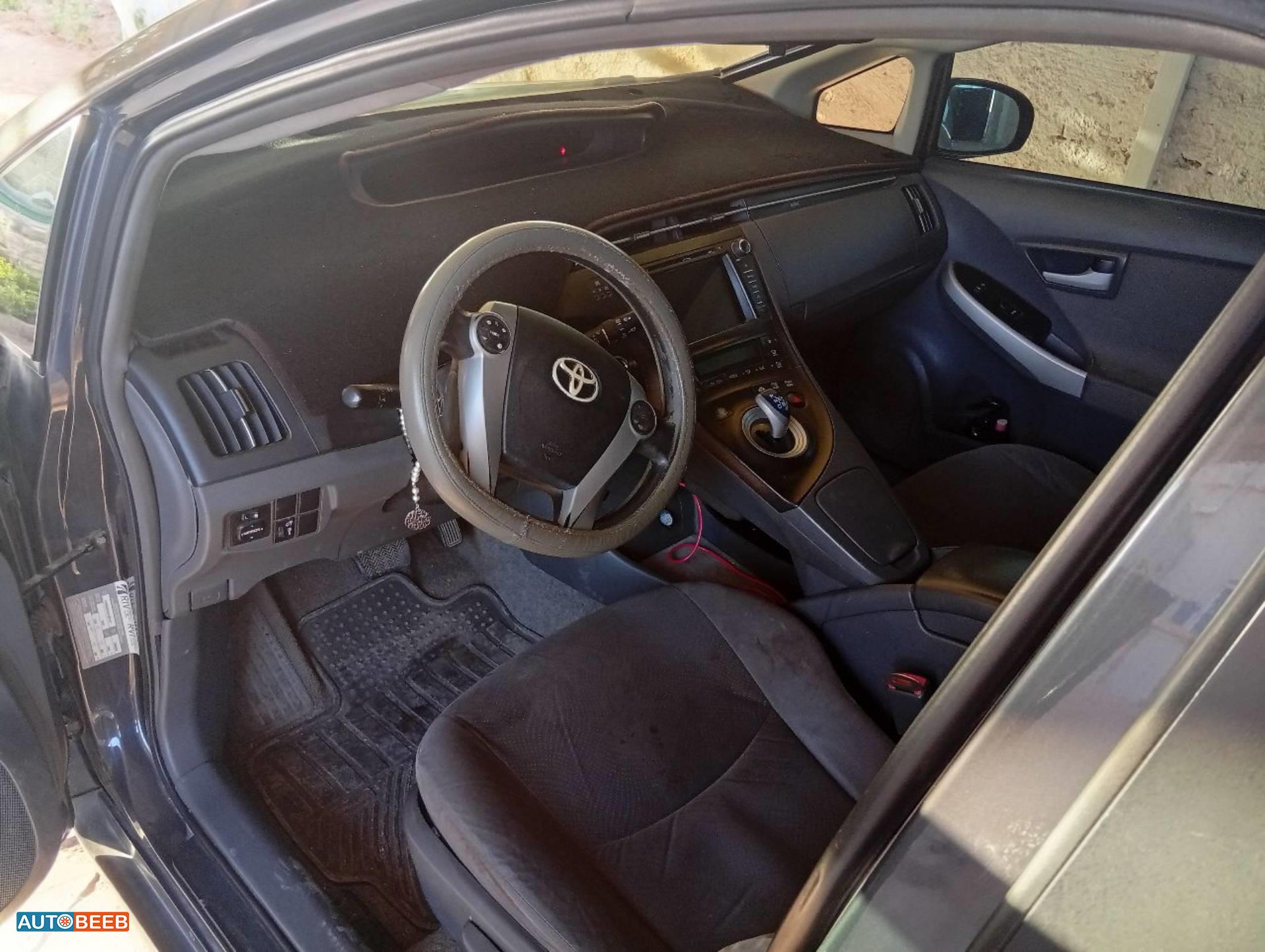 تويوتا بريوس 2010