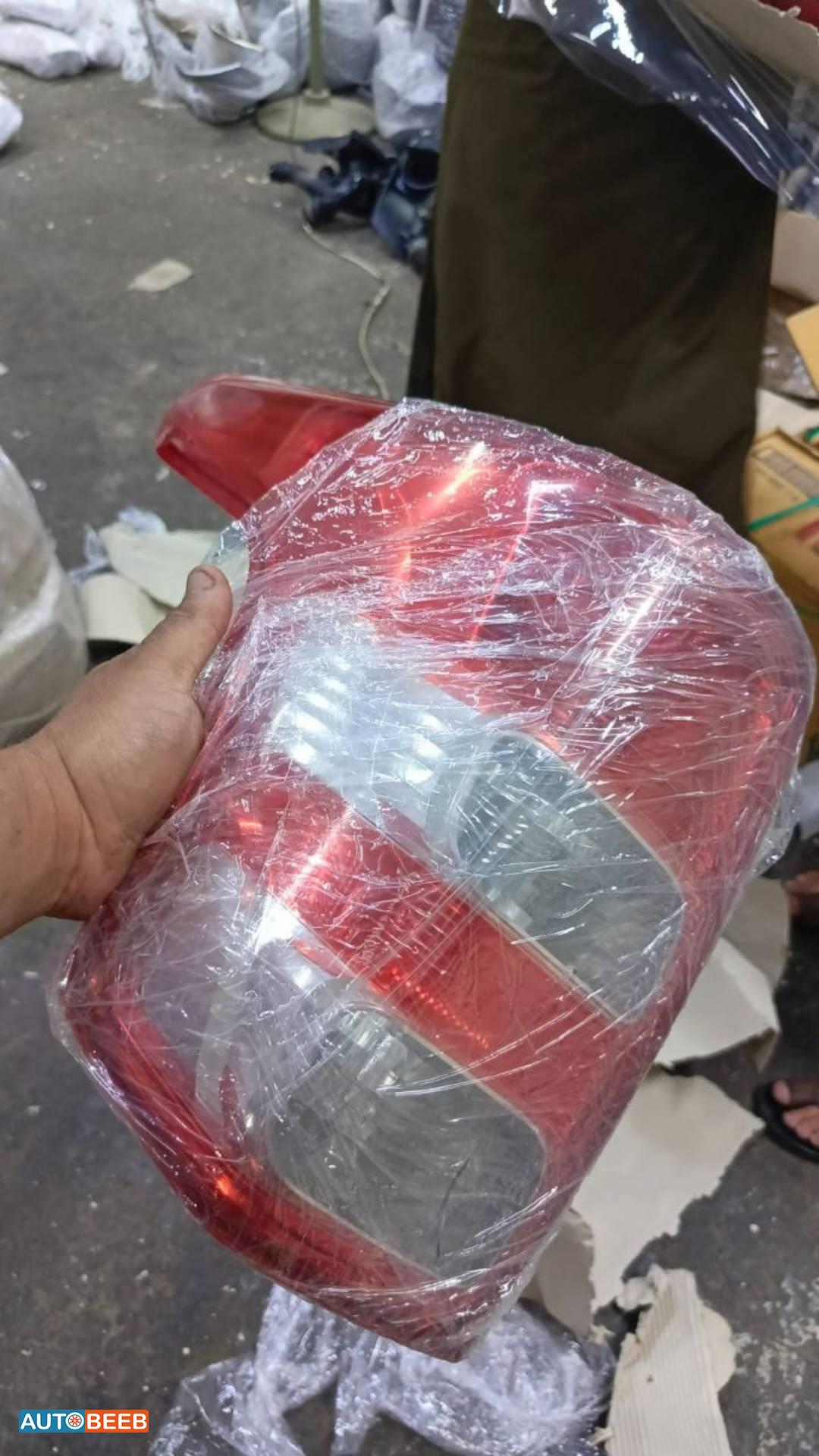 ضوء خلفي L200 2019 2018 2017 2016