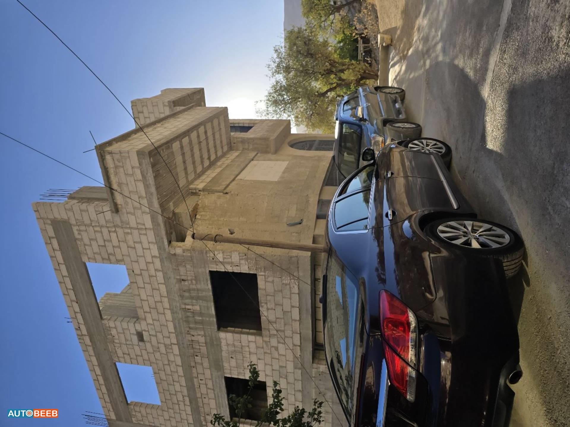 تويوتا افالون 2011