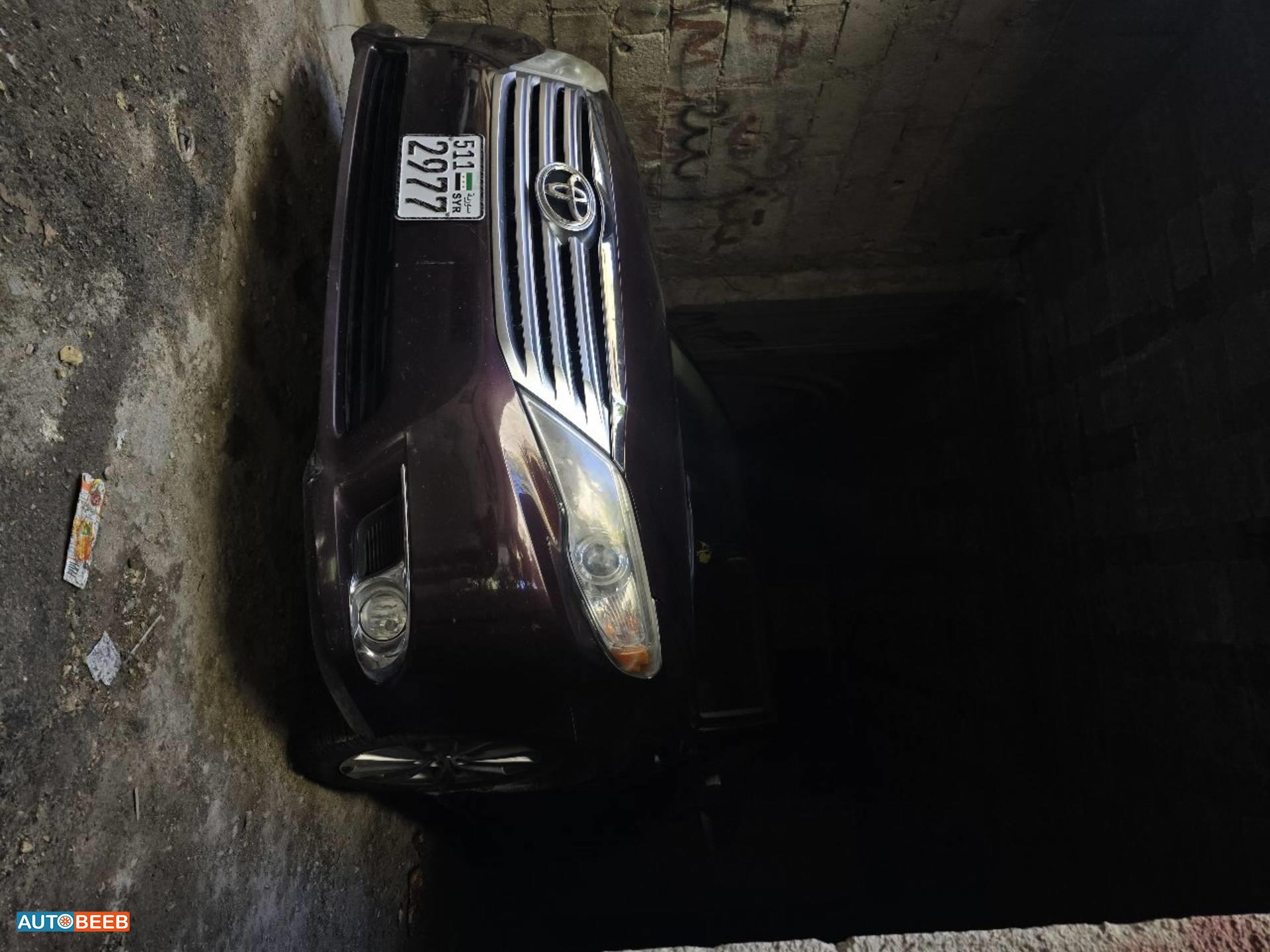 تويوتا افالون 2011